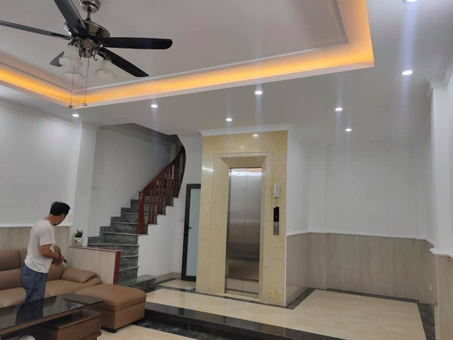 Bán nhà đường Láng, Thịnh Quang, Đống Đa, 50m, lô góc, 6 tầng thang máy, kinh doanh, giá sốc 8.5 tỷ