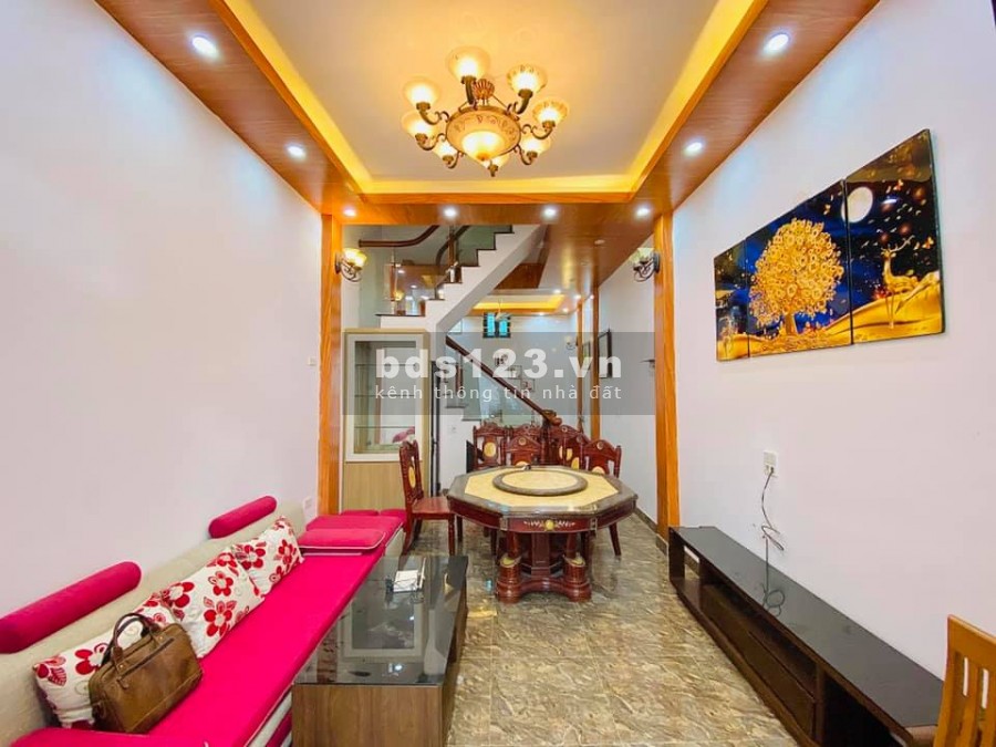 Bán nhà siêu phẩm quý tộc Phùng Hưng, kinh doanh ô tô tránh, dt 52m2, giá 5.5 tỷ