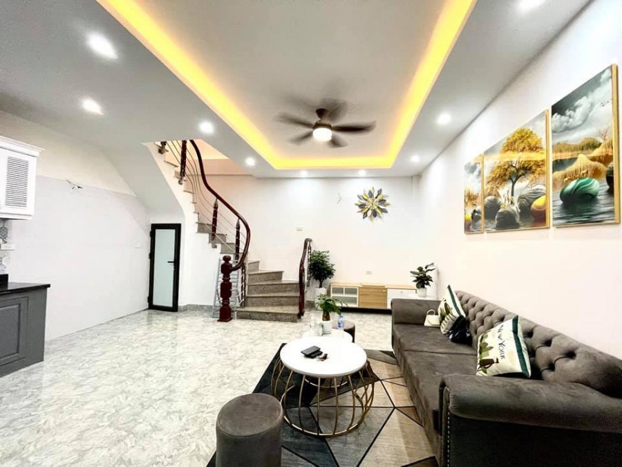 Bán Nhà Vương Thừa Vũ, Thanh Xuân, DT 38m2, 5T, MT 5m, Chỉ 3.5 Tỷ.