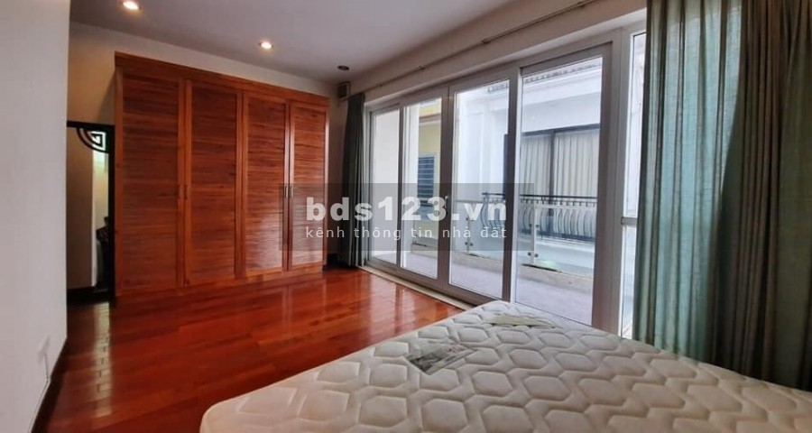 Bán gấp nhà Nguyễn Văn Cừ, View Hồ, Ô TÔ Tránh, Kinh Doanh, 6T x 55 M2, MT 5M, Giá Chỉ 6,5 tỷ.