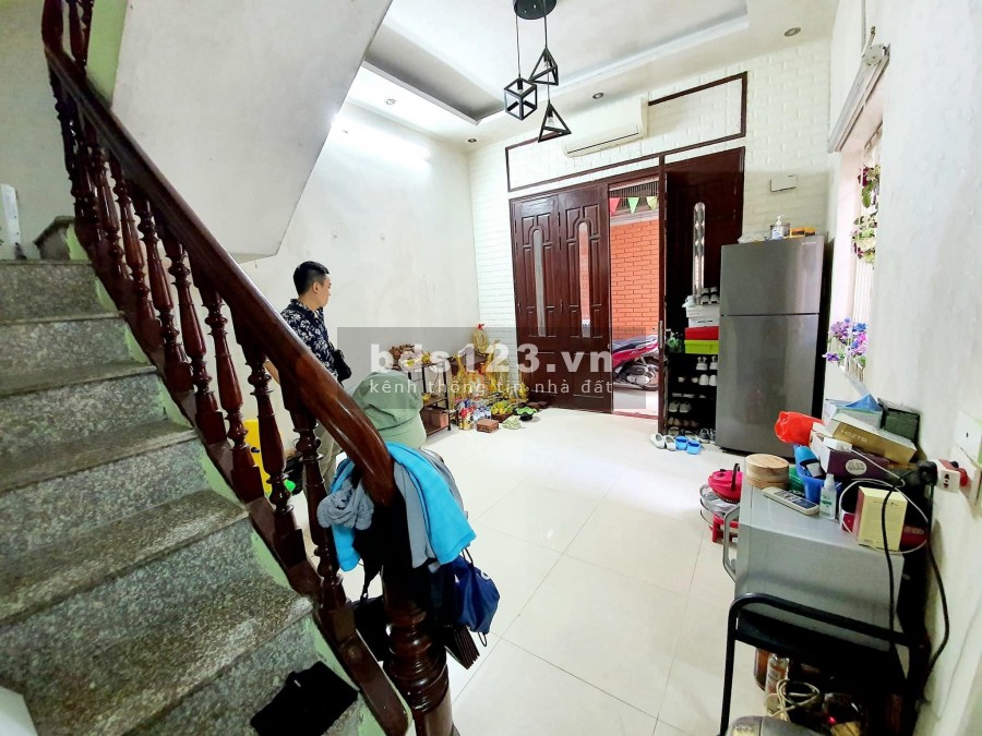 Bán nhà Láng Hạ lô góc gần đường ô tô dt 30m2, 4 tầng đúc, ở ngay chỉ 2.95 tỷ 0359591888.