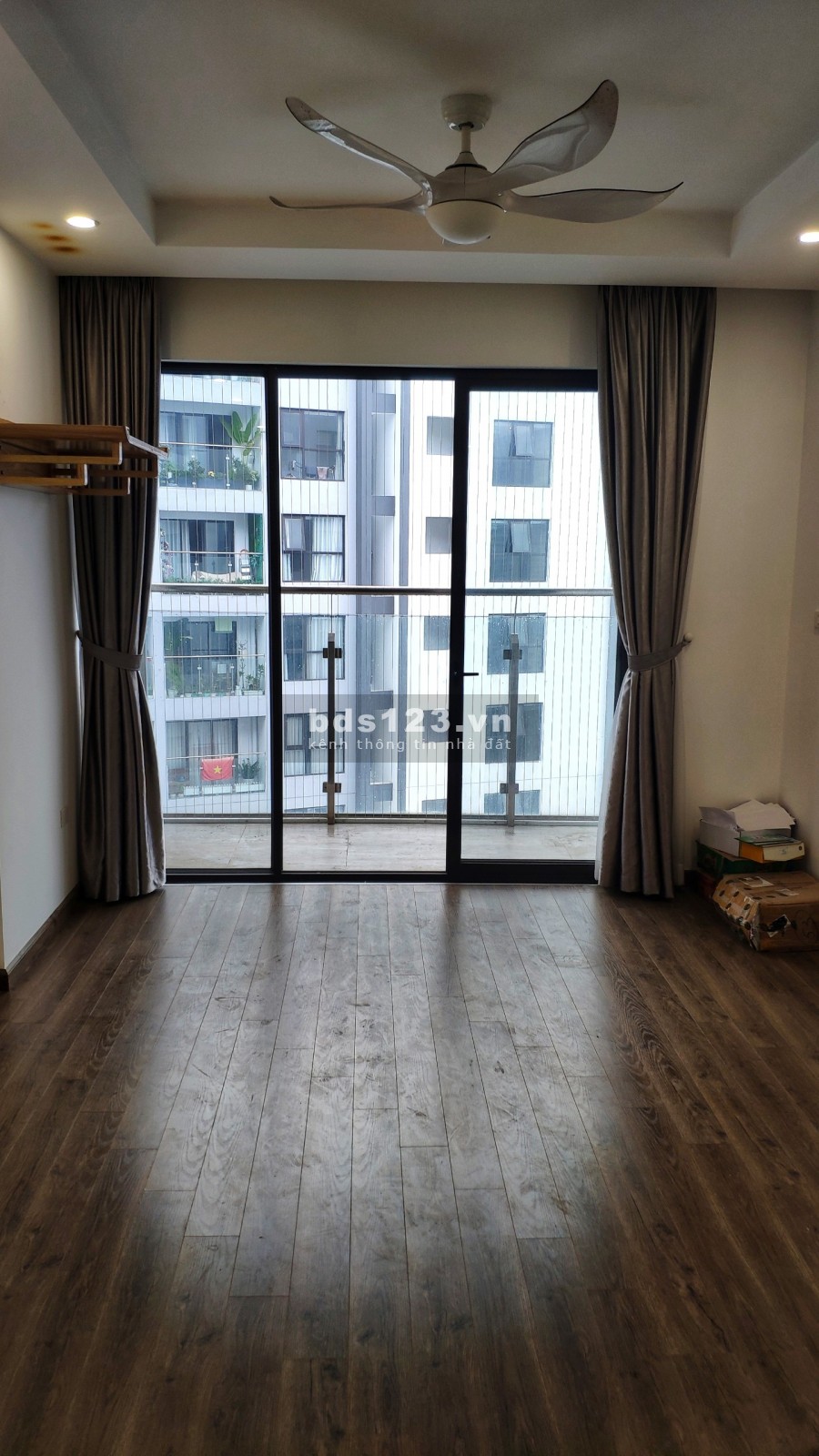 Cho thuê căn hộ cao cấp 3PN Green Pearl 378 Minh Khai đồ cơ bản