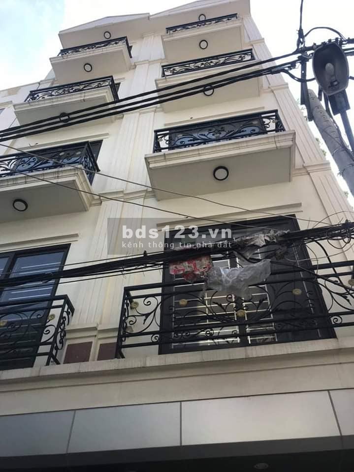 Bán nhà Cầu Giấy mt 6m, ba gác đổ cửa, dt 40m2, 5 tầng, giá 3.9 tỷ