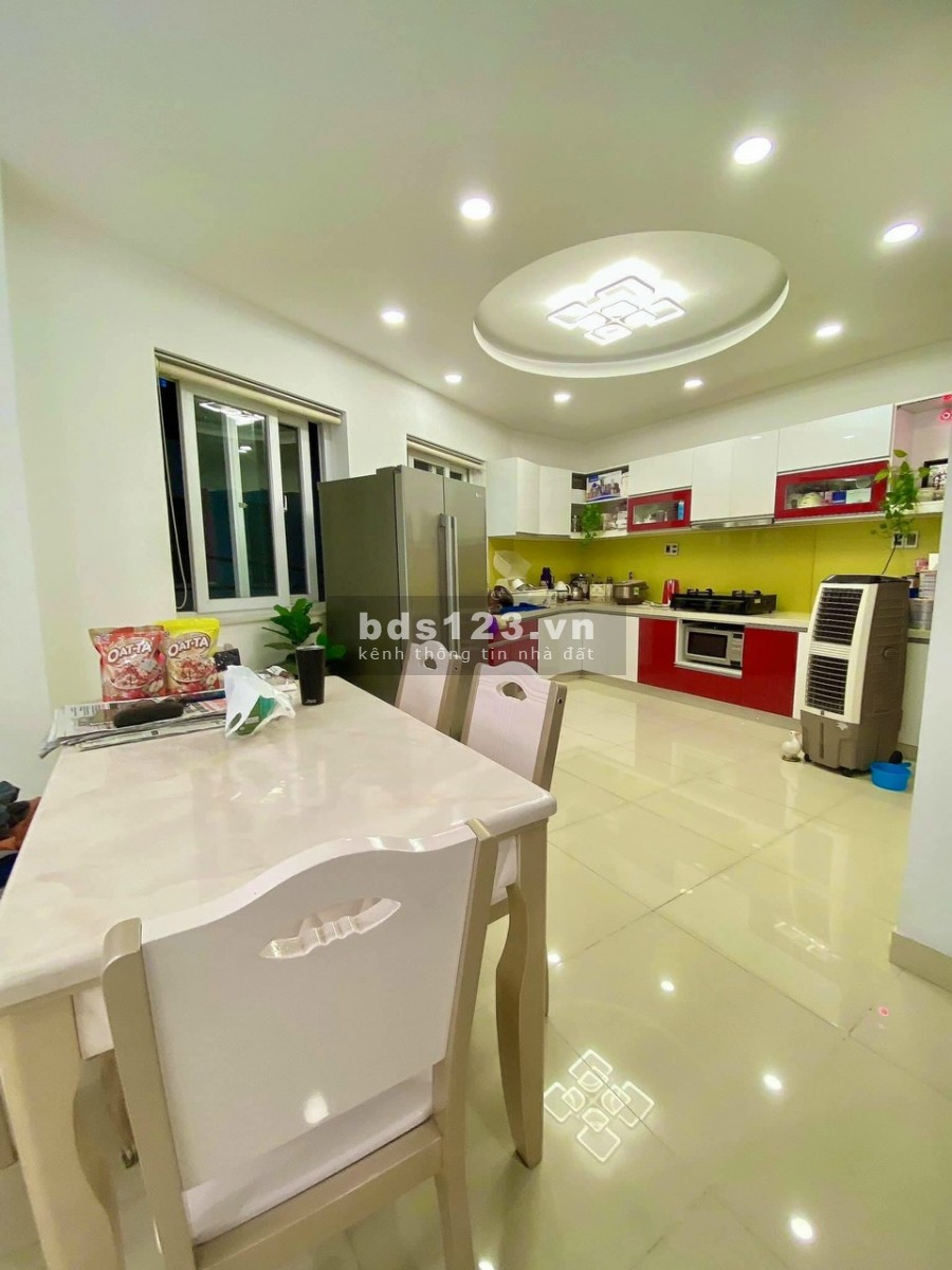 Nhà 3 tầng kiên cố, cạnh Hana Buffet Tân Sơn Nhì giá bán 5,4 tỷ