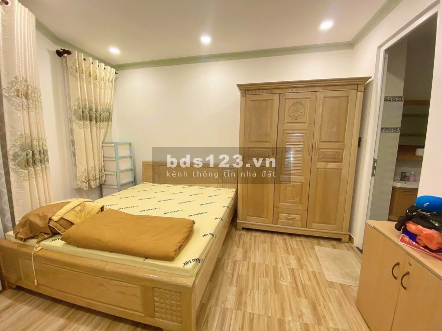 Nhà 3 tầng kiên cố, cạnh Hana Buffet Tân Sơn Nhì giá bán 5,4 tỷ