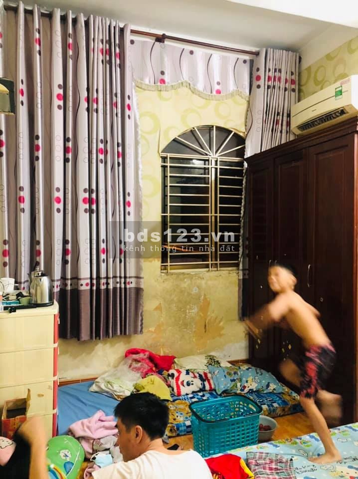 Cần bán MT KD sầm uất đường Âu Cơ P.10 Tân Bình 5 tầng giá bán 9.7 tỷ
