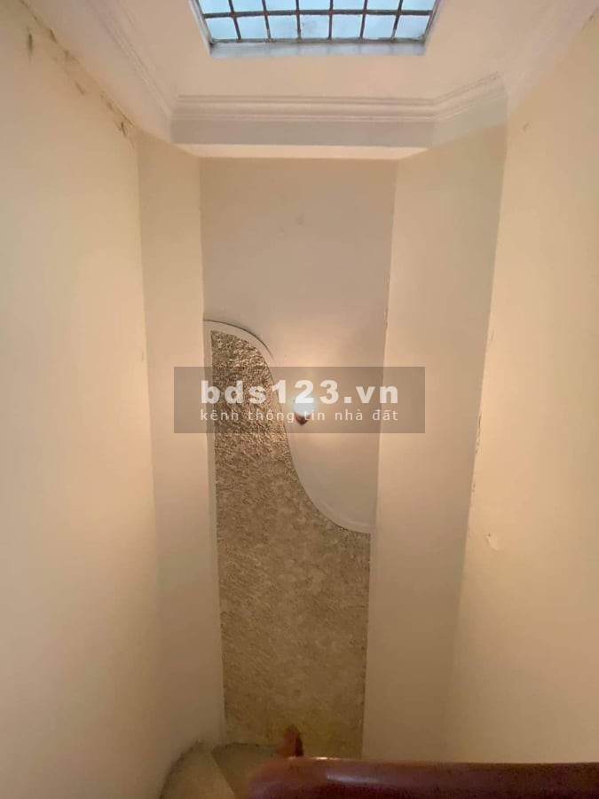 Bán nhà Xuân Thủy 30m2 giá 3.45 tỷ, ngõ nông khu an sinh tốt, lh 0879356959