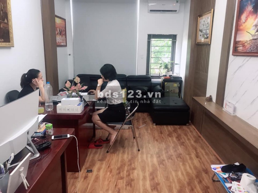 Bán gấp nhà pháp ô tô tránh, vỉa hè, ở kinh doanh. 5 tầng, dt 40m2. Giá: 6 tỷ, thương lượng