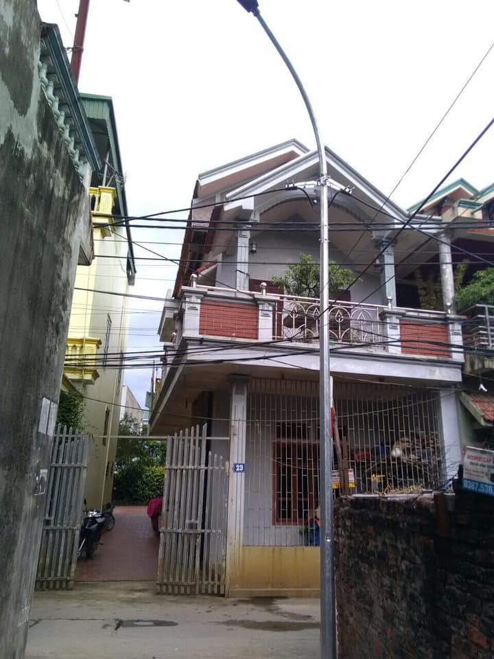 Chính Chủ Bán Gấp Nhà 2 Tầng dt 52.2m2 ô góc 2 mặt thoáng ngay mặt chợ tại Quyết Tiến Vân Côn