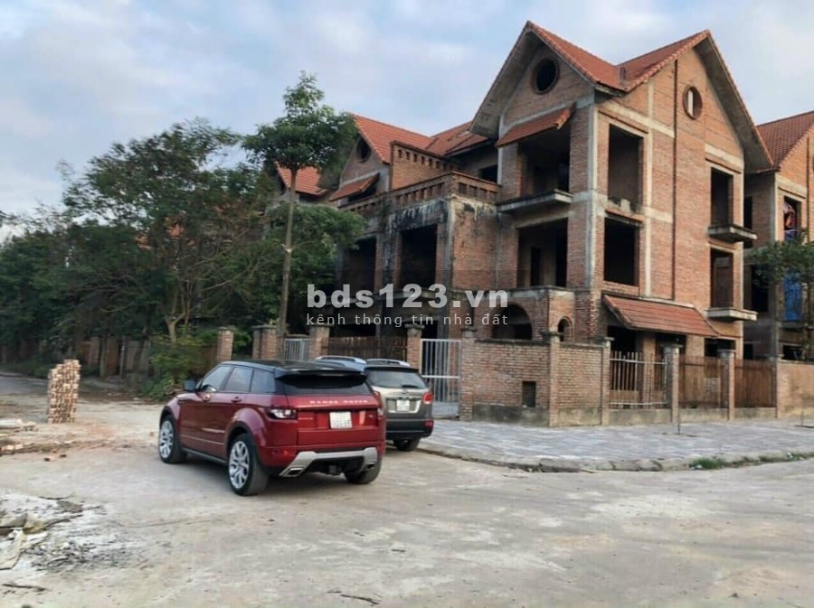 Bán biệt thự xây thô 3,5 tầng Dự án Vinaconex 2 trong quần thể KĐT Quang Minh Mê Linh, Hà Nội lh 0973781843 Ánh.