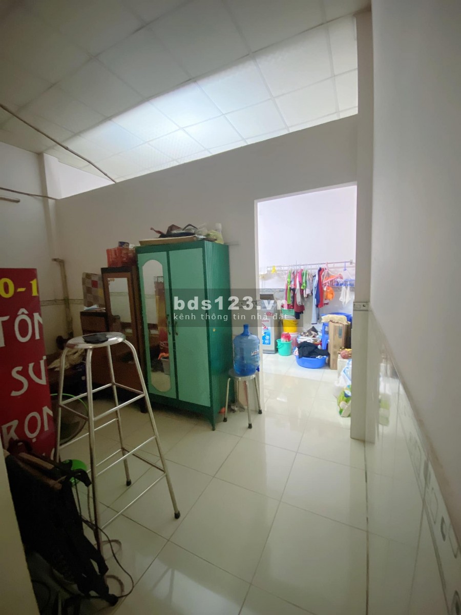 Bán gấp nhà hẻm xe hơi Phan Huy Ích, sân siêu rộng, cổng riêng an ninh