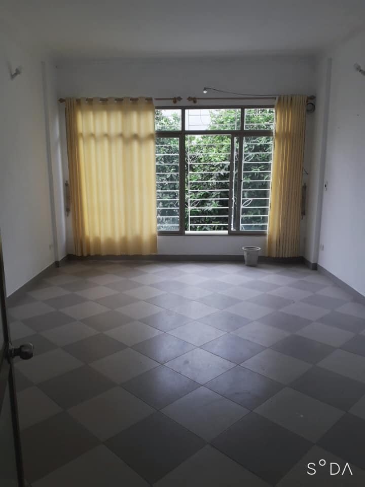 Bán nhà Mặt Phố Nguyễn Văn Cừ, Long Biên, Kinh Doanh, vỉa hè 105m2 x 3 Tầng x 18 tỷ LH 0944267031