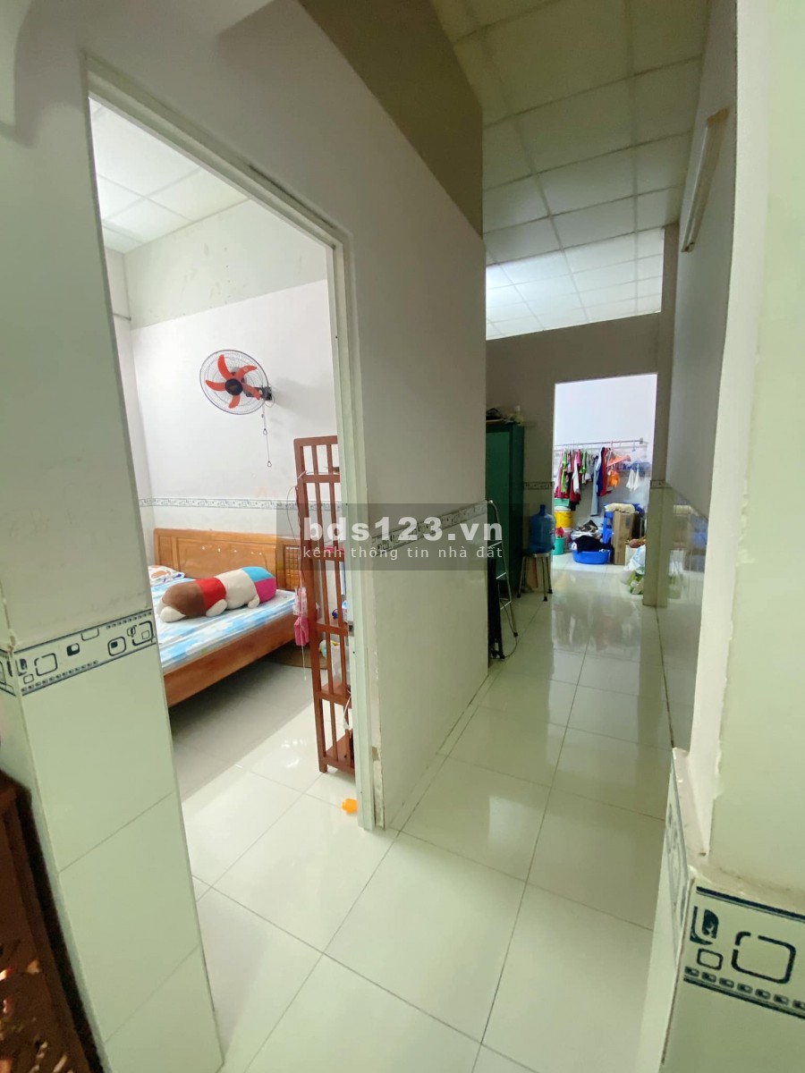 Bán gấp nhà hẻm xe hơi Phan Huy Ích, sân siêu rộng, cổng riêng an ninh