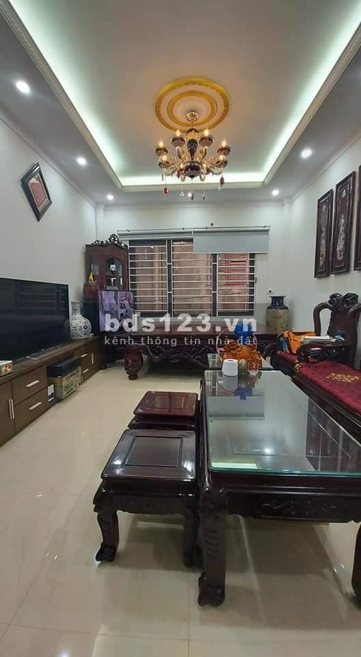 Siêu phẩm Lạc Long Quân, nội thất cực xịn, dt 31m2, với giá hấp dẫn giá 3.85 tỷ