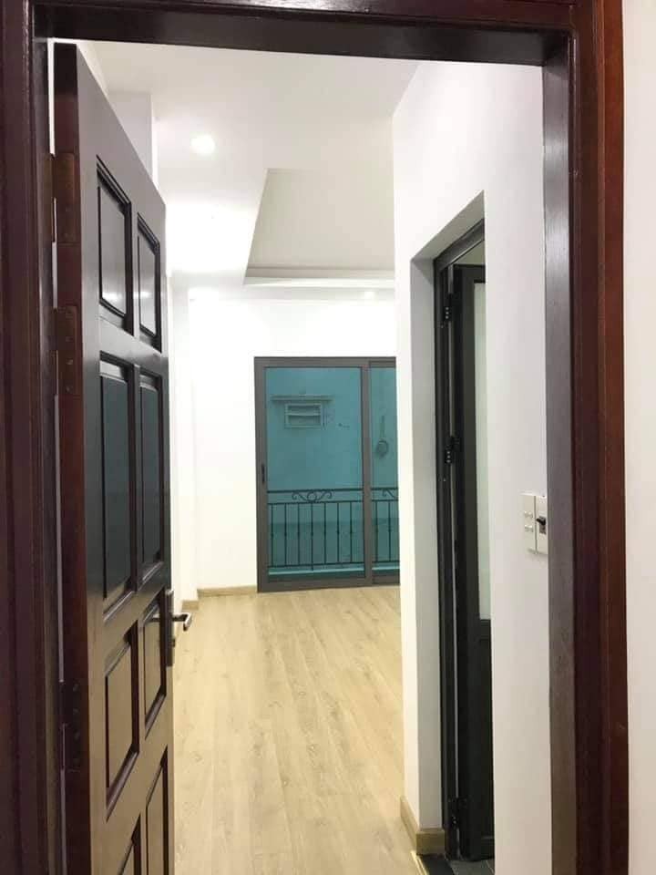 Bán nhà Mặt Phố Nguyễn Văn Cừ, Long Biên, Kinh Doanh, vỉa hè 105m2 x 3 Tầng x 18 tỷ LH 0944267031