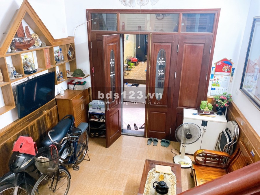 Siêu phẩm nhà Tân Mai, gần phố, full nội thất, dt 25m2, giá nhỉnh. 2 tỷ