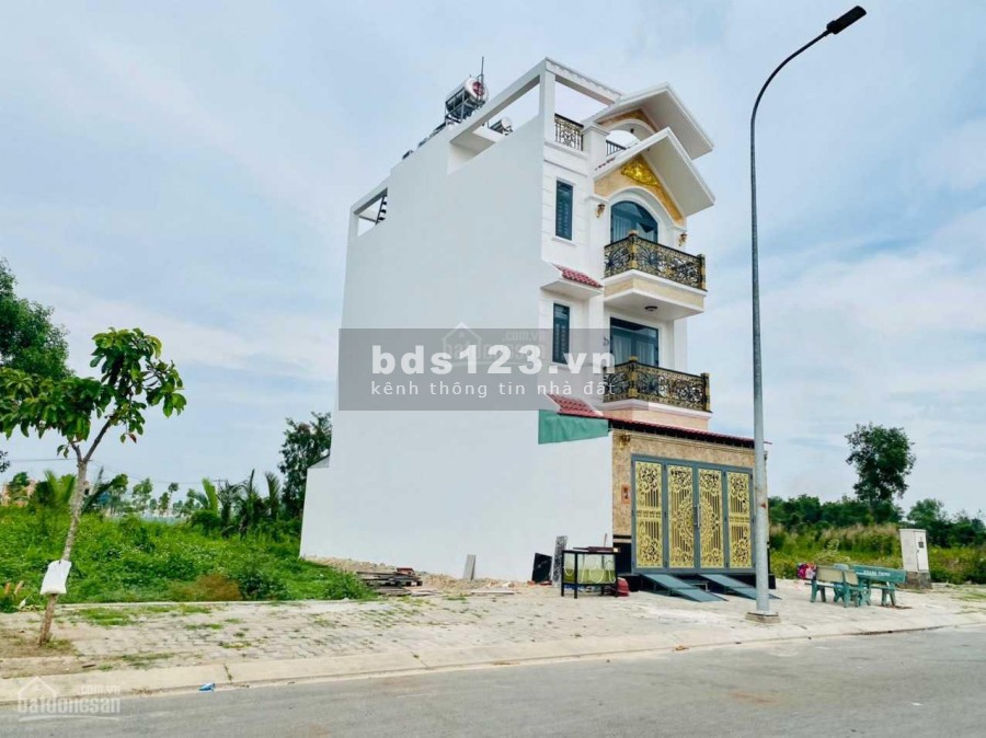 Bán đất thổ cư Bình Chánh KDC sầm uất ngay BV Chợ Rẫy 2 đường lớn 16m Đã có sổ hồng riêng