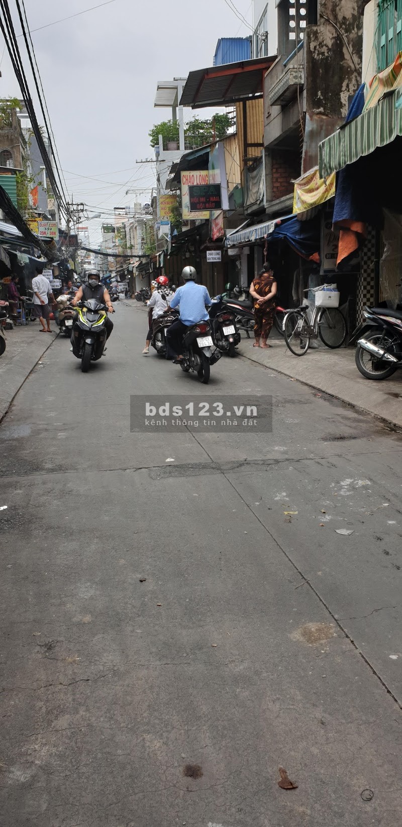 Bán nhà mặt tiền đường Đoàn Văn Bơ, Quận 4, 3 tầng, giá 6.2 tỷ