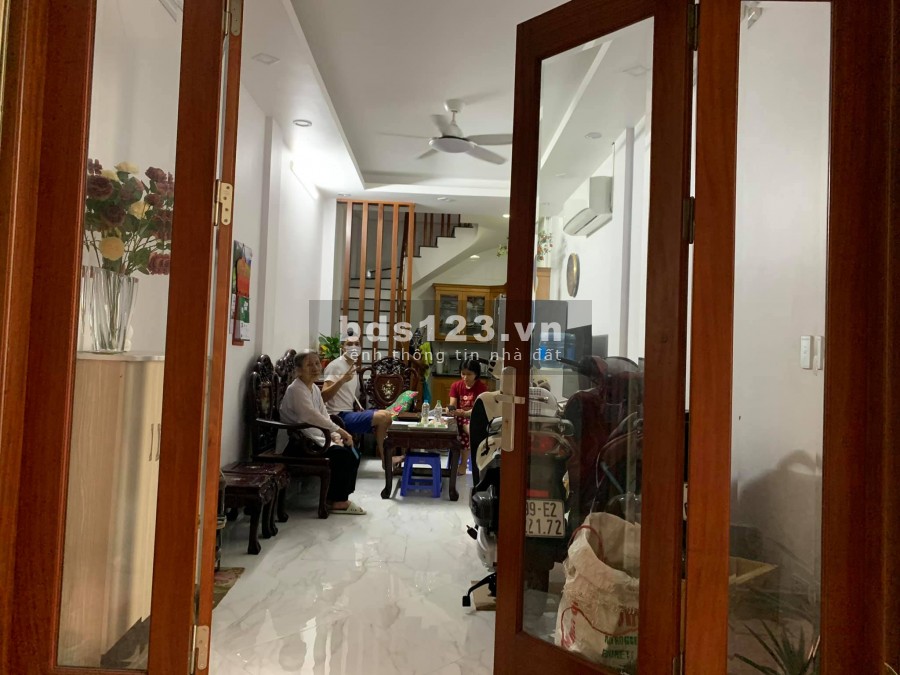 Nhà dân xây Minh Khai, 30m ra ô tô, an sinh đỉnh, sổ nở hậu DT 32m2 Nhỉnh 2 tỷ