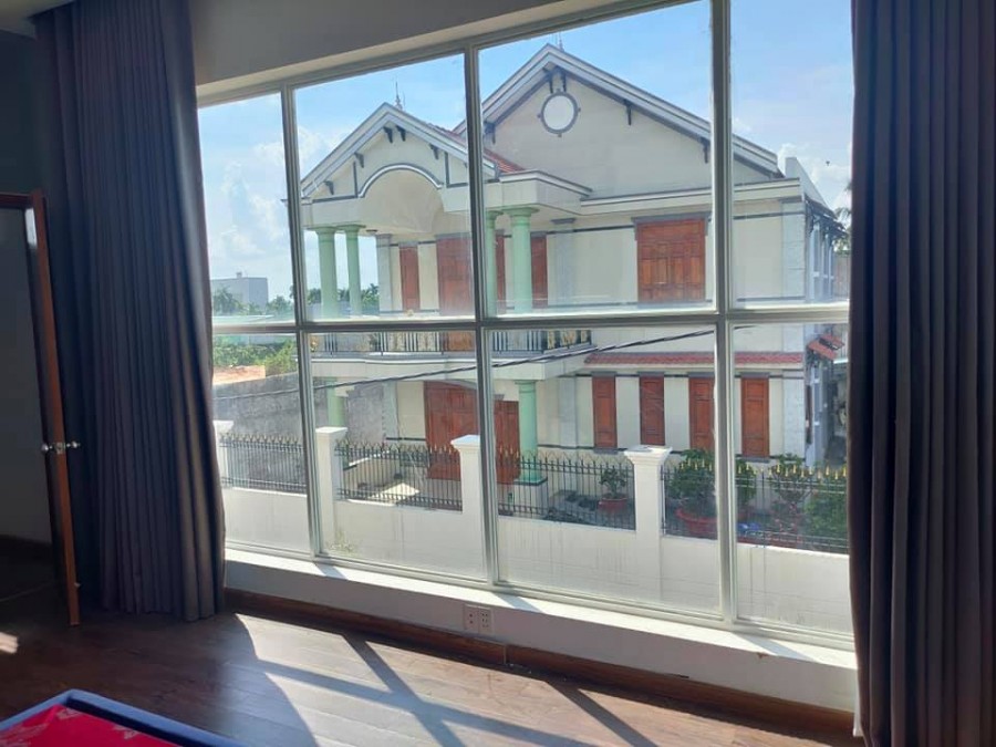 Bán nhà hẻm xe hơi ngủ trong nhà 71m2, 4 tầng đúc, giá 5.6 tỷ Thạnh Xuân, Quận 12