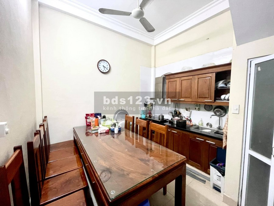 Hồng Mai phân lô nhà đẹp oto dt 40m2, 3 tầng mặt tiền 3.6m, lhcc
