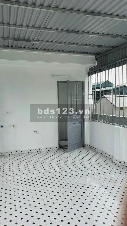 Cần bán đất tại tổ 10 Thạch Bàn , Long Biên , Hà Nội.Diện tích 35m2. Mặt tiền bằng hậu 3,4m.
