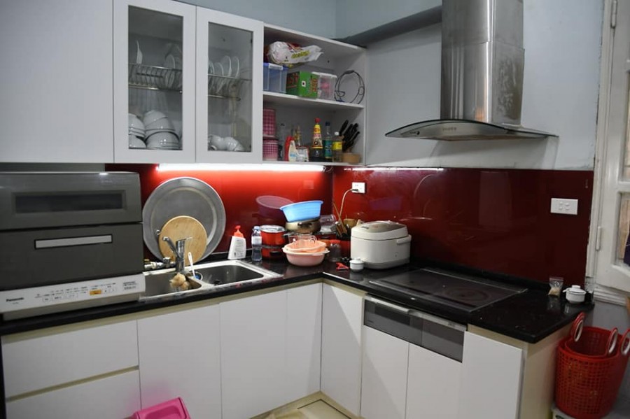 Bán nhà riêng ngõ 101 Thanh Nhàn cách mặt phố 30m, 55m2, 5 tầng, mặt tiền 4.8m giá chỉ 4.5 tỉ