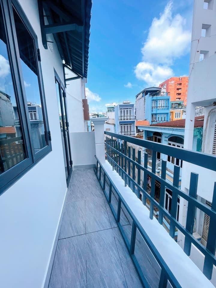Nhà đẹp Phùng Văn Cung, Phú Nhuận bán gấp, dt 22m2, 4 tầng, chỉ 5.1 tỷ, ô tô kinh doanh