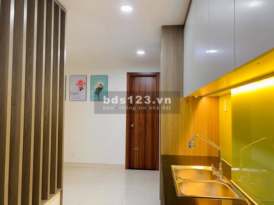 Cần bán nhà trung tâm Cầu Giấy, sang xin nhà đẹp ở luôn, dt 50m2, 5 tầng, giá 3.65 tỷ