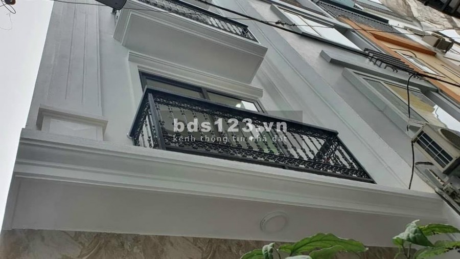 Cần bán đất tại tổ 10 Thạch Bàn , Long Biên , Hà Nội.Diện tích 35m2. Mặt tiền bằng hậu 3,4m.