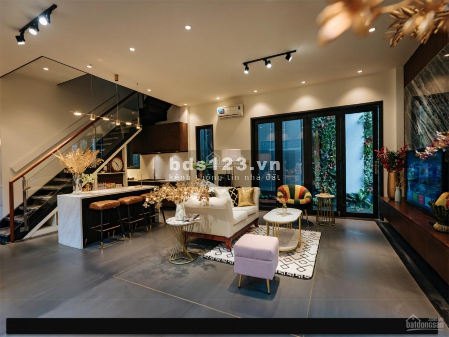 Chính chủ cần bán Căn villa độc nhất vô nhị siêu đẹp tại Quận 2 594m2 có 6pn