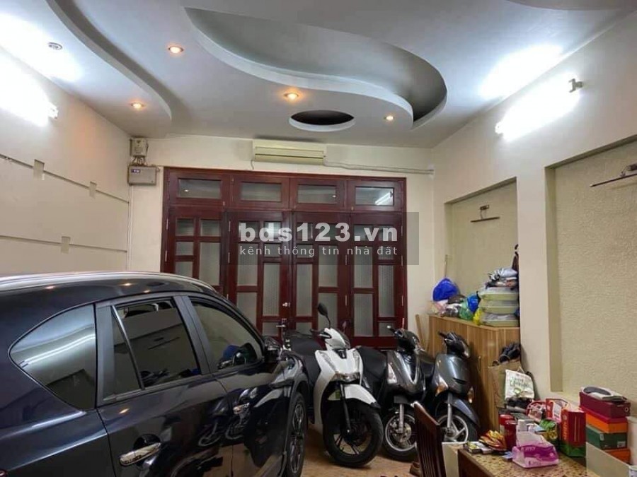 Bán Nhà Phố Hoàng Cầu, Lô Góc 3 Mặt Thoáng, Kinh Doanh, Sổ Đỏ Nở Hậu