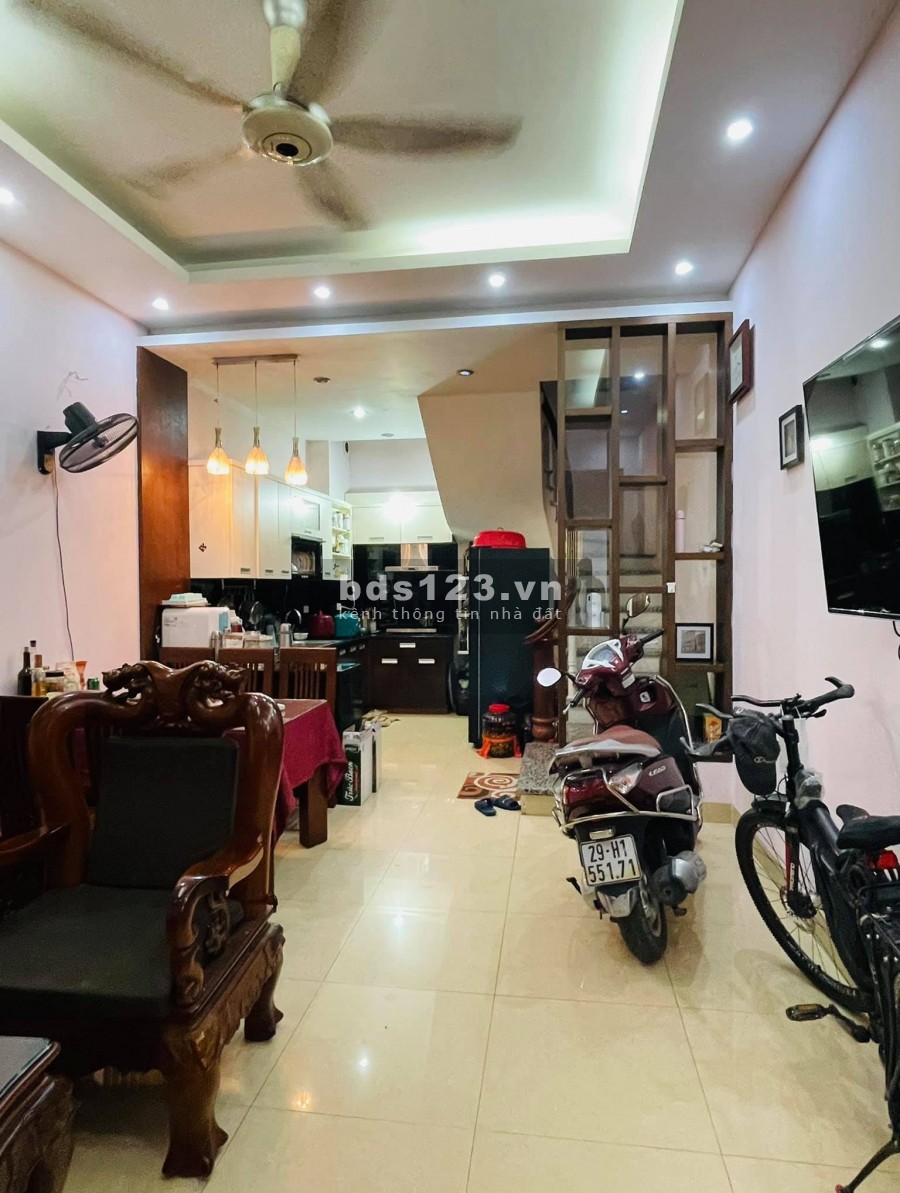 Bán nhà đường Trần Cung, Bắc Từ Liêm, Hà Nội diện tích 46m2, giá 3.6 tỷ