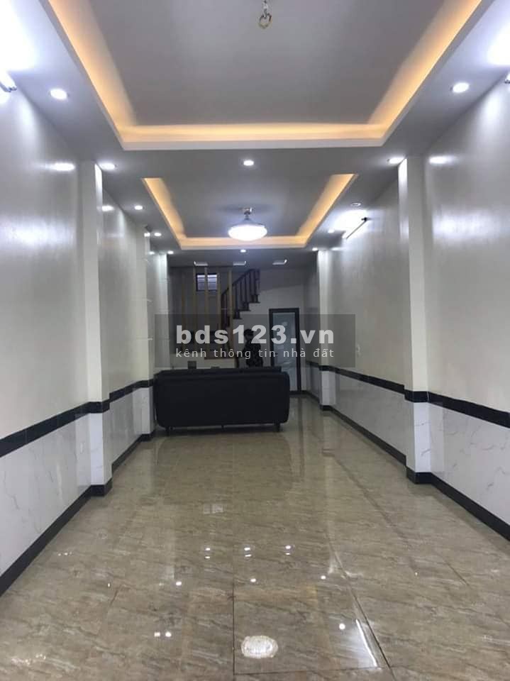 Bán nhà Cầu Giấy mt 6m, ba gác đổ cửa, dt 40m2, 5 tầng, giá 3.9 tỷ