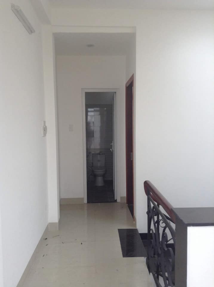Cần bán gấp nhà khu dân cư cao cấp. xe hơi tránh hẻm thông tứ hướng, giá 3.9 tỷ