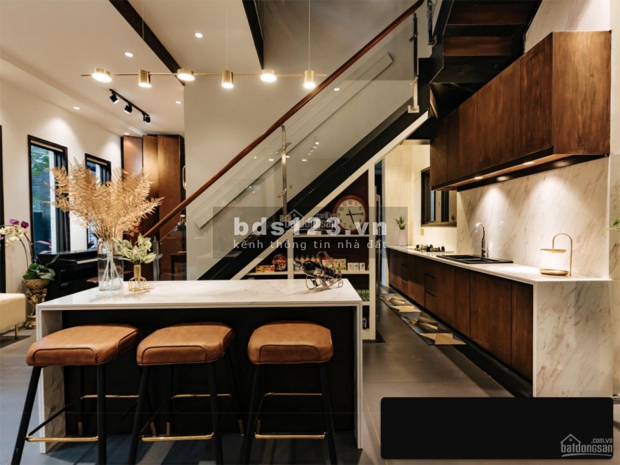 Chính chủ cần bán Căn villa độc nhất vô nhị siêu đẹp tại Quận 2 594m2 có 6pn