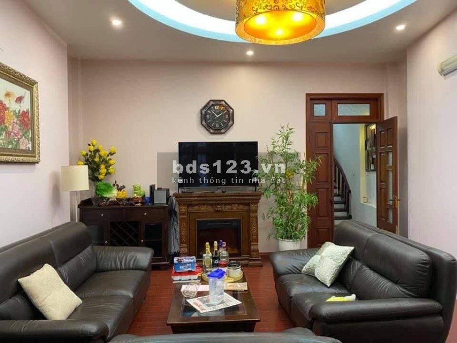 Bán Nhà Phố Hoàng Cầu, Lô Góc 3 Mặt Thoáng, Kinh Doanh, Sổ Đỏ Nở Hậu