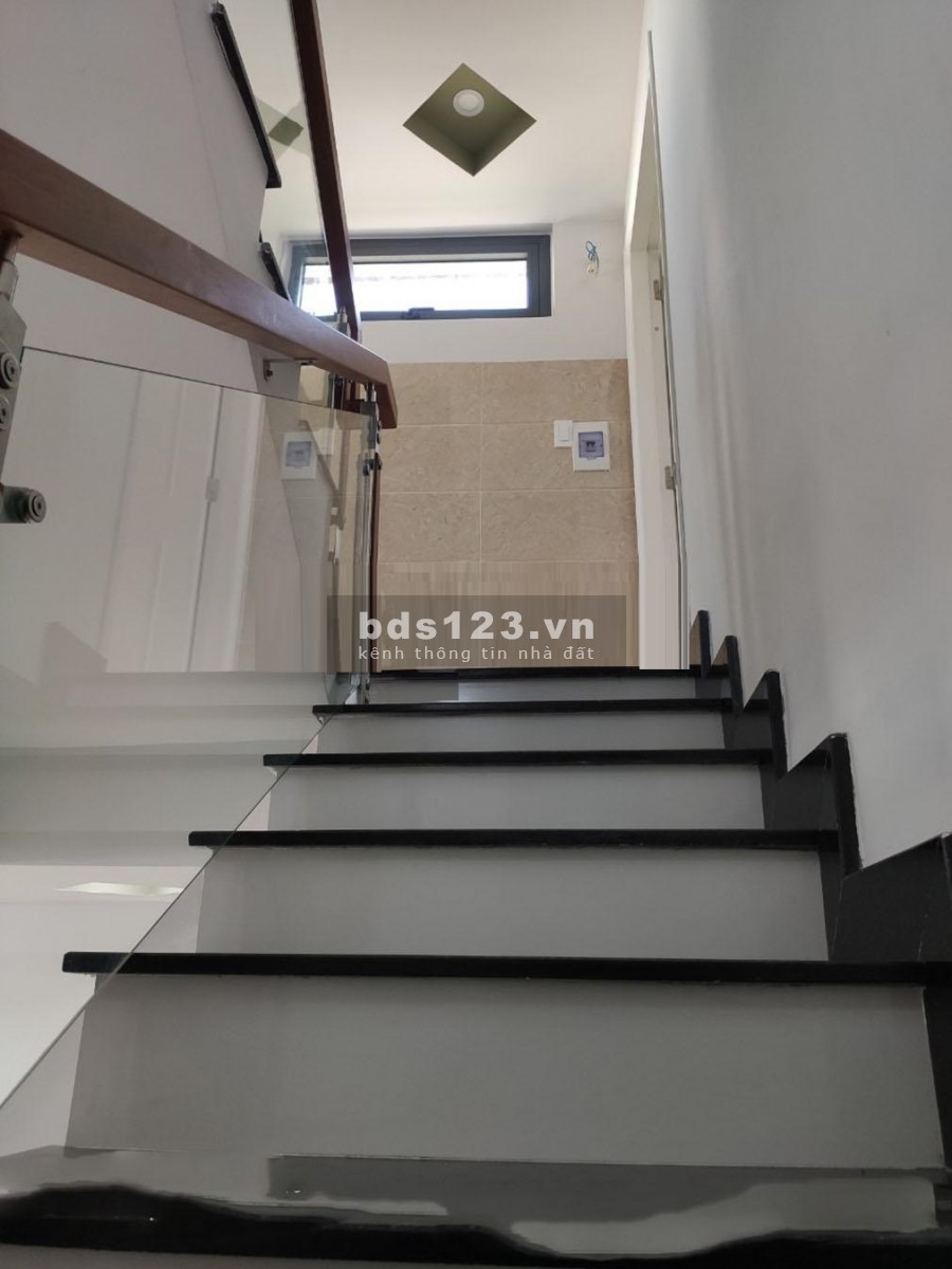 Nhà đẹp 4 tầng 3.9x10, hẻm oto Bà Hom Q6, tặng nội thất cao cấp giá 6ti2
