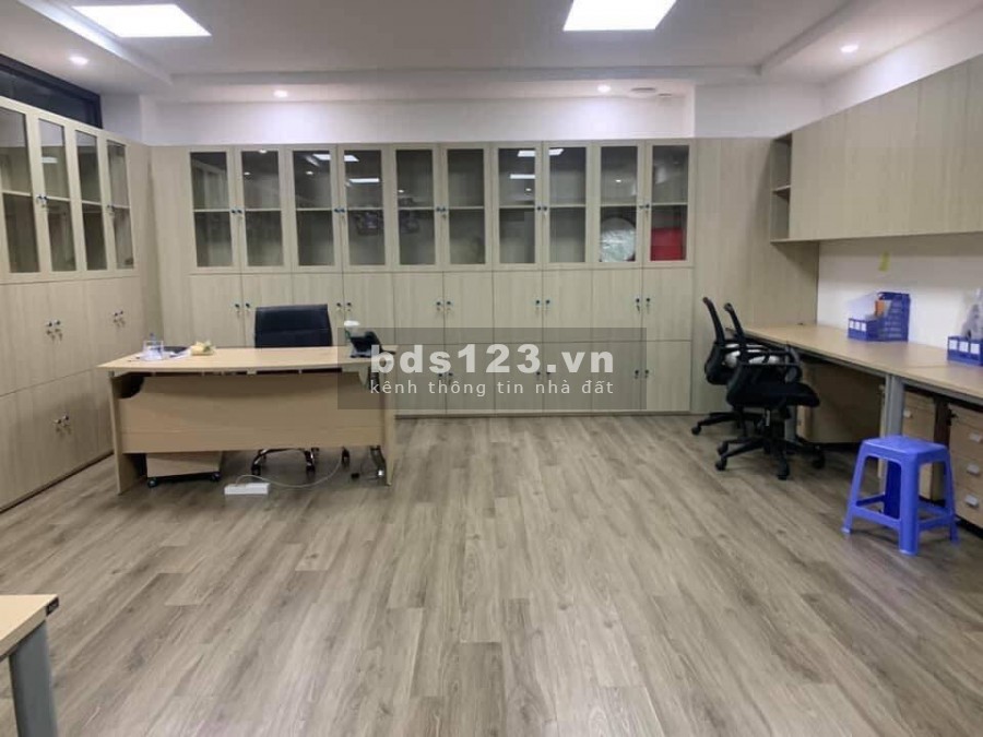 Tòa nhà văn phòng 8T thông sàn đường Trần Thái Tông, dòng tiền khủng, dt 160m2 mt 10m, giá 60 tỷ