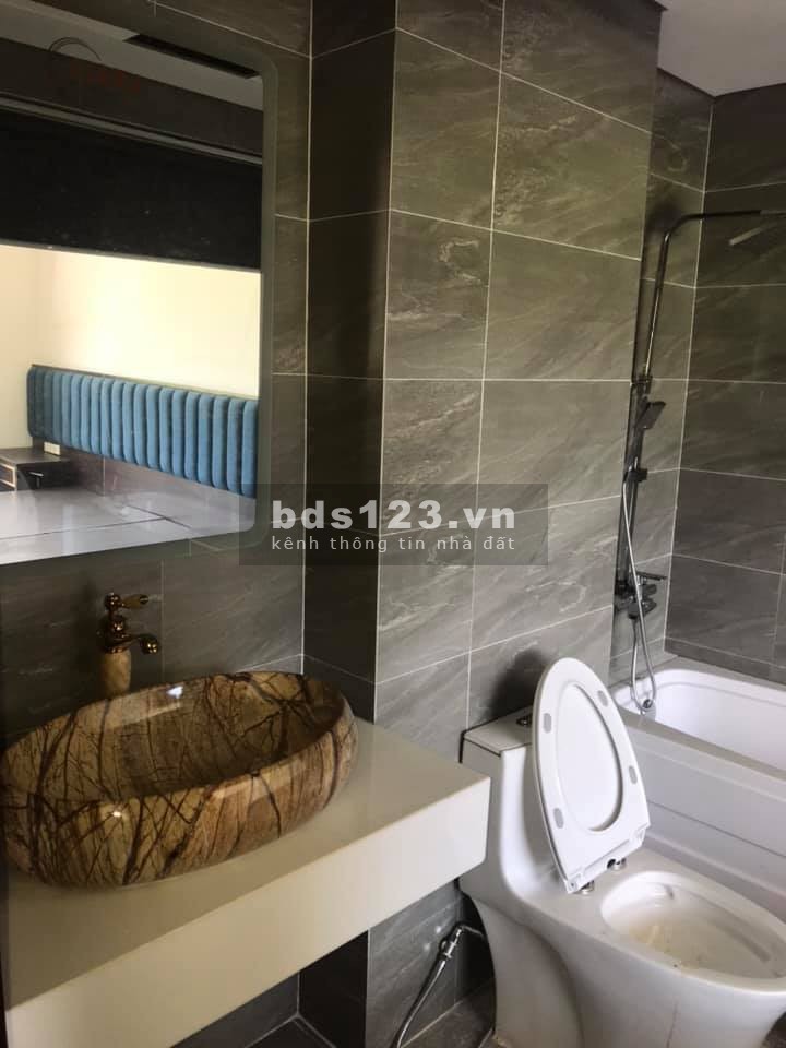Bán nhà mặt phố đường Xuân Diệu Tây Hồ Hà Nội, diện tích sử dụng 180m2