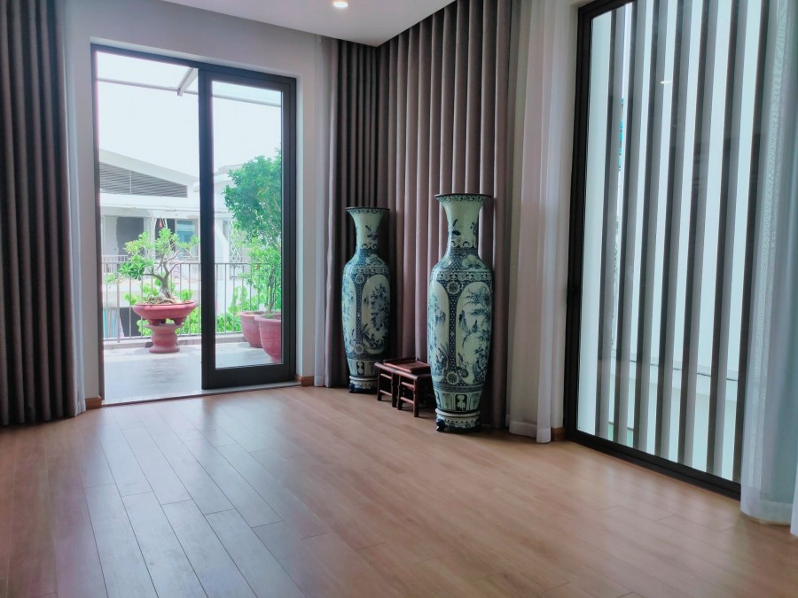 Cần gấp bán nhà mặt phố Lâm Du Bồ Đề 70 m2 x6T lô góc, KD nhỉnh 10 tỷ