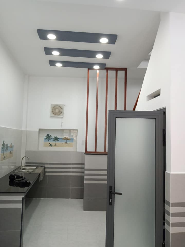 Nội Thất Đẹp, Ở Ngay, Hẻm 1/ Trần Huy Liệu, nhà rộng thoáng 35m2, giá 5.5 tỷ