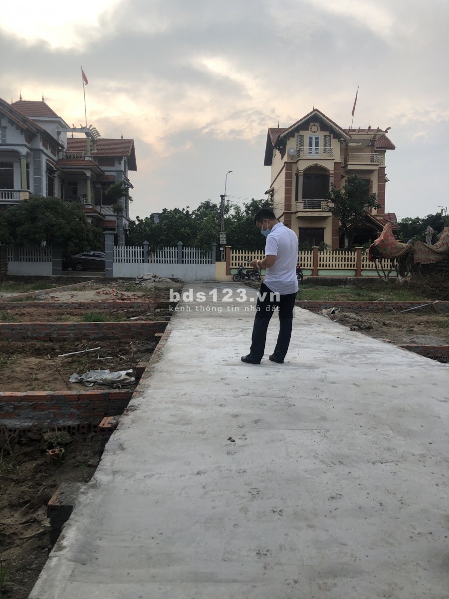 Bán 7 lô đất Tráng Việt - Mê Linh, DT từ 43m2, Giá 13.5 tr/m2, đường rộng 4m ngõ ô tô,LH 0944596256