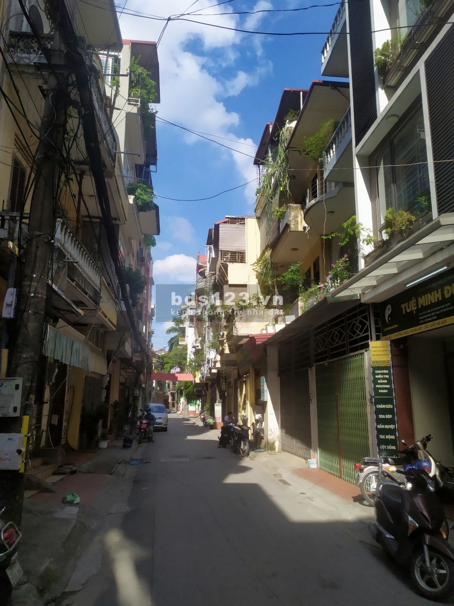 Cho thuê nhà đường 800A Nghĩa Đô- Cầu Giấy: DT 70m2x 3 tầng,…