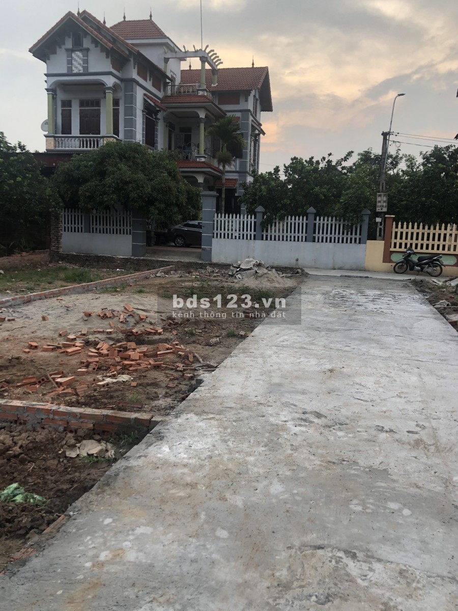 Bán 7 lô đất Tráng Việt - Mê Linh, DT từ 43m2, Giá 13.5 tr/m2, đường rộng 4m ngõ ô tô,LH 0944596256