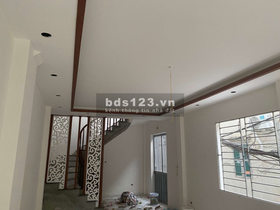 Lô góc, dt 45m2 5 tầng xây mới, vỉa hè rộng tại Thịnh Liệt, giá bán nhỉnh 6 tỷ