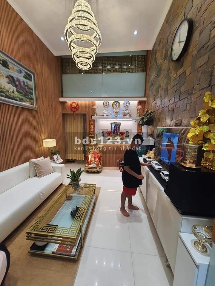 Nhà bán Tân Phú với không gian hiện đại thoải mát, giá cực hấp dẫn, lhcc
