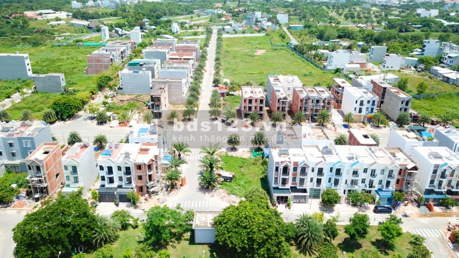 Bán căn hộ căn hộ chung cư cao cấp MT Eastmark City thành phố Thủ Đức giá 2.3 tỷ