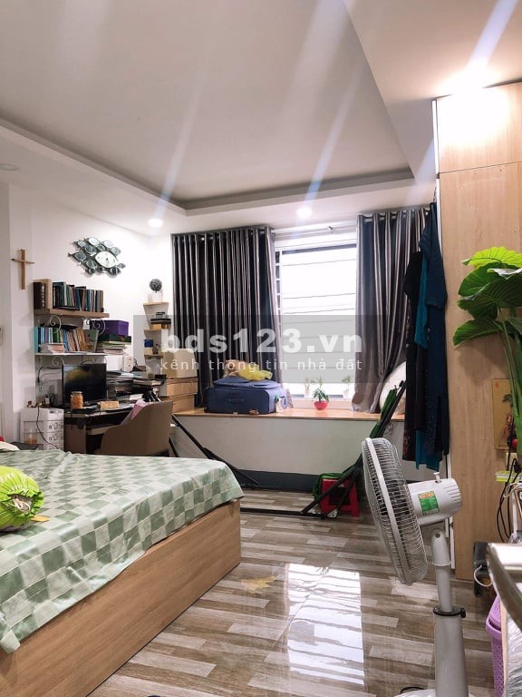 Nhà bán Tân Phú với không gian hiện đại thoải mát, giá cực hấp dẫn, lhcc