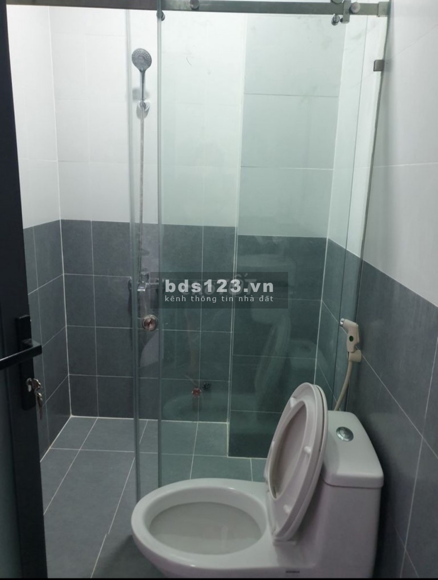 Cho thuê nhà nguyên căn 4.3×12m, 2 lầu Tô Ngọc Vân, Thạnh Xuân, Quận 12. Sân ô tô